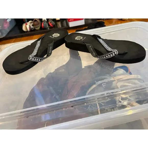 Yellow Box Women Black Rhinestone Flip Flops Sandals Size 8.5 - Picture 9 of 9